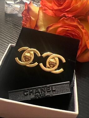 Vintage CHANEL B5/A Goldtone Turnlock Clip Earrings /Karl Lagerfeld W/Tag